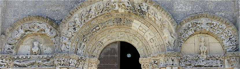 Sculptures du Portail Nord de l'glise Sainte Radegonde de Talmont sur Gironde