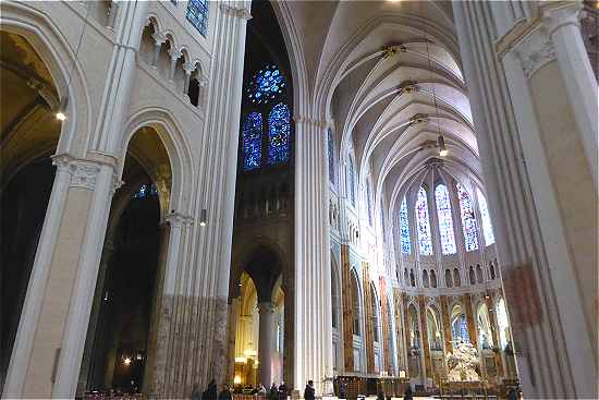 La Nef de la cathdrale de Chartres