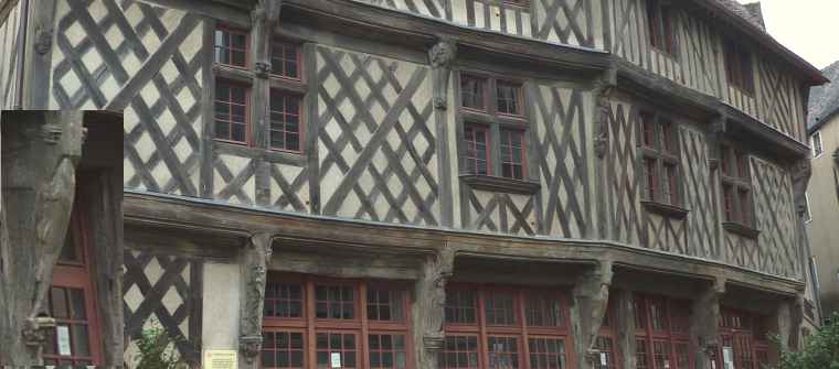 Sculptures en bois de la Maison du Saumon  Chartres