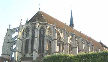 Chevet et nef de l'abbaye Saint Pre de Chartres