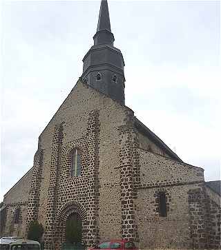 Faade et clocher de l'glise Saint Georges de Dangeau