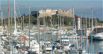 Antibes: le Port Vauban et le Fort Carr  Antibes