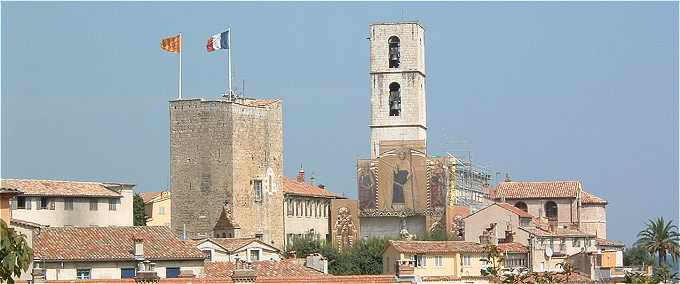 Grasse: Tour carrée de l'Hotel de Ville et Cathédrale