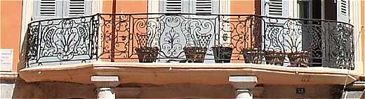 Balcon en fer forgé de la Maison Isnard
