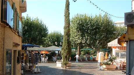 Le centre de la station balnaire du Lavandou