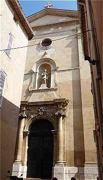 La faade de l'Eglise de Saint Tropez