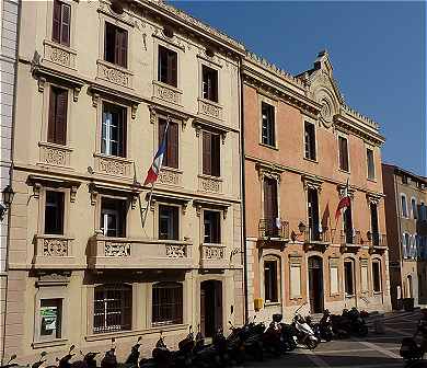 L'Hotel de Ville