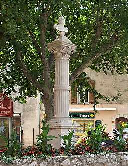 Saint Vallier: Colonne honorant Napolon I