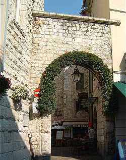 Vence: Porte du Peyra