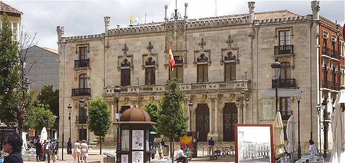 Le Palais du Capitania General sur la Plaza Alonso Martinez  Burgos