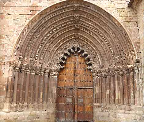 Portail de l'glise de Cirauqui