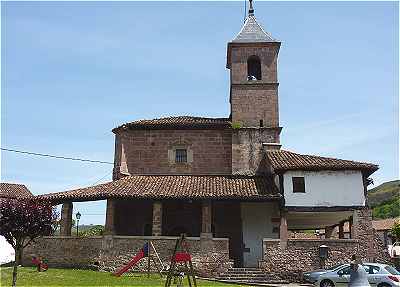 L'glise du hameau d'Elbete dans le Baztan