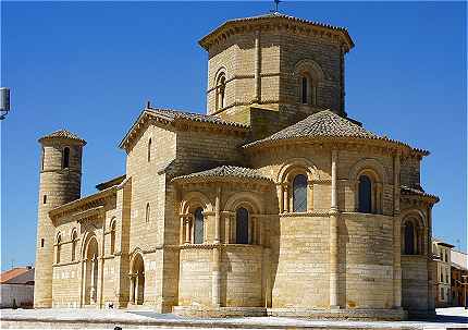 L'glise Romane Saint Martin de Fromista vue de l'Est