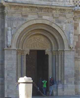 Portail de l'Agneau de l'glise San Isidoro