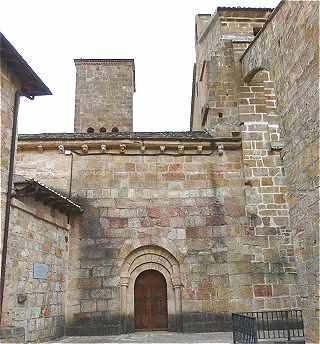 Ct Nord de l'glise du Monastre San Salvador de Leyre