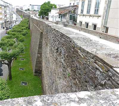 Amnagement en promenade des remparts de Lugo