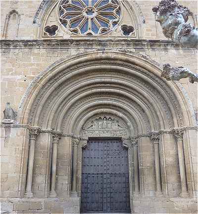 Le portail de l'glise San Pedro