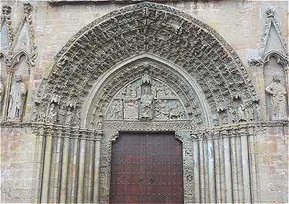 Le portail de l'glise Santa Maria  Olite