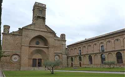 Faade du Monastre de la Oliva prs de Carcastillo