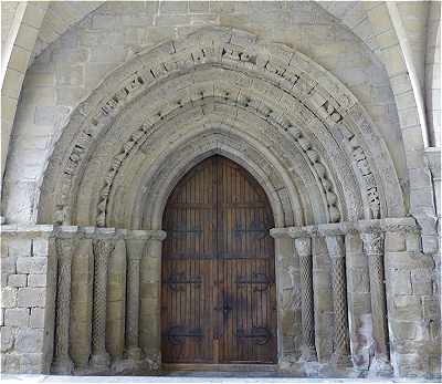 Portail de l'glise du Crucifix  Puente la Reina