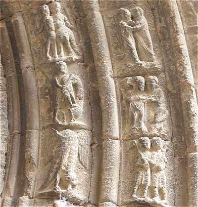 Sculptures des voussures du portail de l'glise Santiago  Puente la Reina