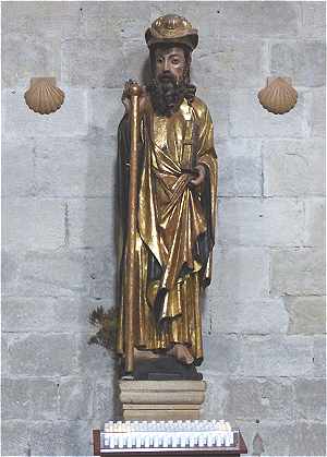 Statue de Saint Jacques dans l'glise Santiago  Puente la Reina