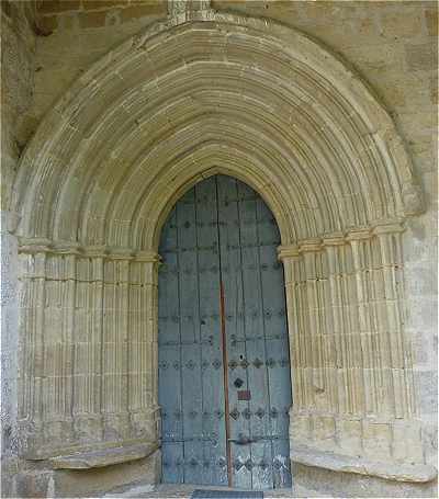 Portail de l'glise de Reta dans la valle de l'Izagaondoa