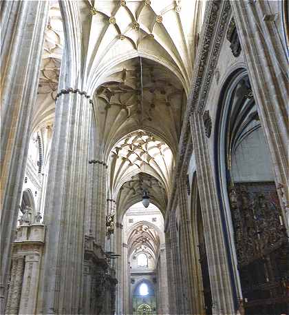 Intrieur de la Cathdrale Nouvelle de Salamanque