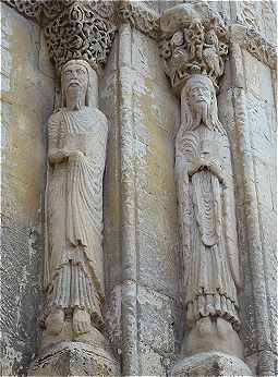 Sculptures du portail extrieur de l'glise San Martin de Sgovie