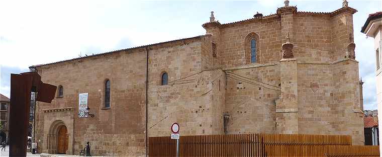 Eglise Nuestra Senora de la Mayor sur la Plaza Mayor  Soria