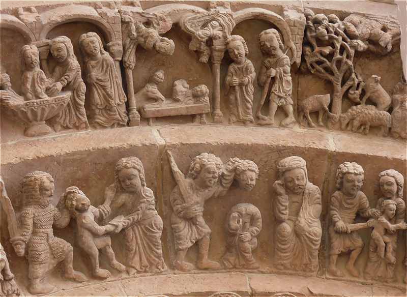 Sculptures de la faade de l'glise Romane Santo Domingo de Soria: en bas le Massacre des Innocents, en haut scnes de la vie du Christ