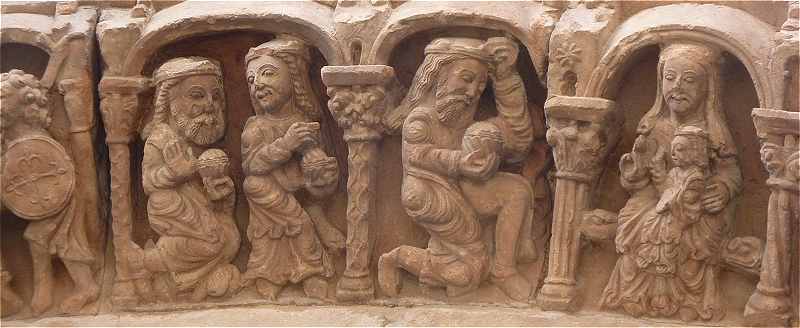 Sculptures de la faade de l'glise Romane Santo Domingo de Soria: naissance du Christ