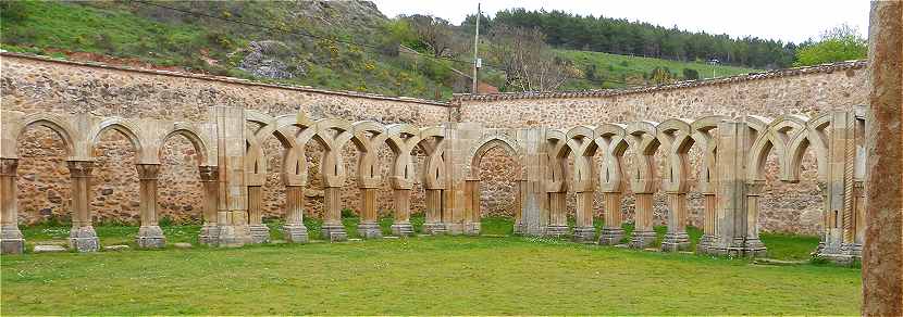 Clotre du monastre San Juan de Duero de Soria