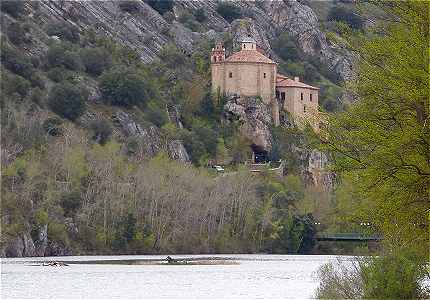 Chapelle San Saturio au-dessus du Dueo