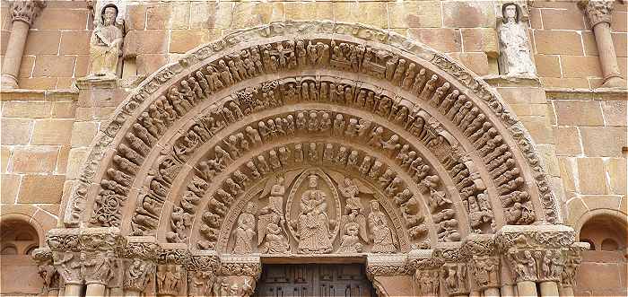 Sculptures de la faade de l'glise Romane Santo Domingo de Soria