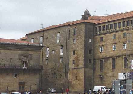 Palais Episcopal (Gelmirez)  gauche de la Cathdrale de Saint Jacques de Compostelle