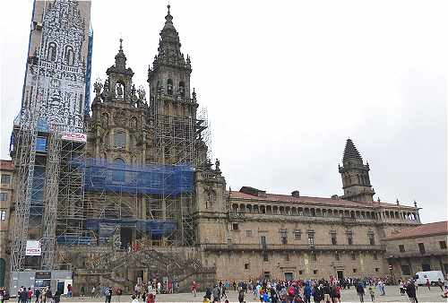 Cathdrale et cloitre sur la Praza do Obradoiro  Saint Jacques de Compostelle