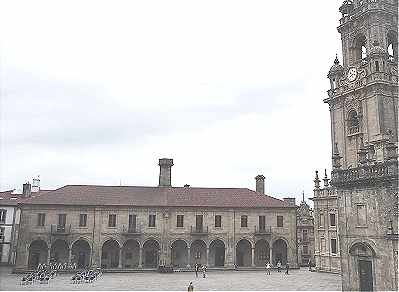 Praza do Quintana  Saint Jacques de Compostelle avec la Canonica  gauche et la cathdrale  droite