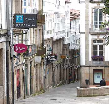 Partie haute de la Rua de Xelmirez  Saint Jacques de Compostelle