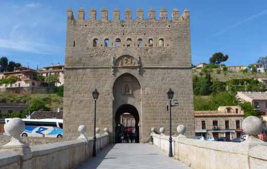 Tte de pont extrieure du Puente San Martin au dessus du Tage  Tolde