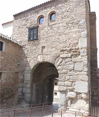 La Puerta de Alarcones  Tolde