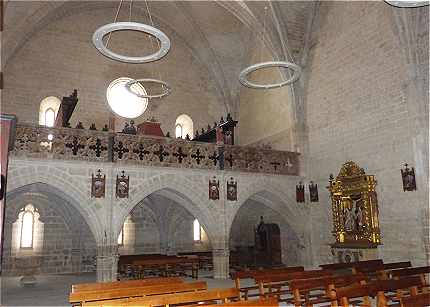 Vue intrieure de la nef de l'glise Santa Maria d'Uju