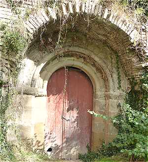 Portail de l'glise San Esteban d'Urbicain dans la valle de l'Izagaondoa