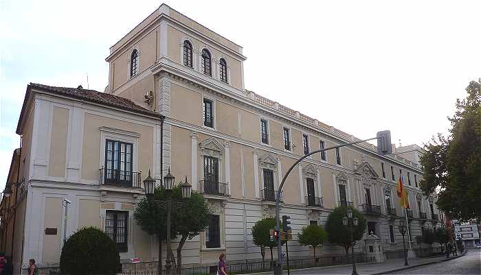 Palacio Real sur la Plaza San Pablo  Valladolid