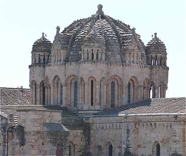 Dôme à écailles de la cathédrale San Salvador de Zamora