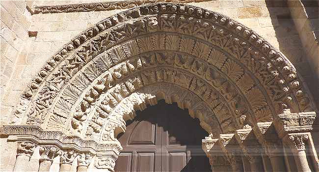 Sculptures du Portail Sud de l'église Santa Maria Magdalena à Zamora