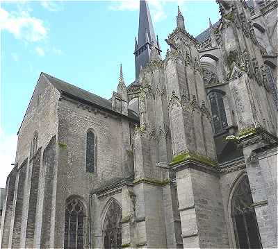 Transept perpendiculaire  la Nef