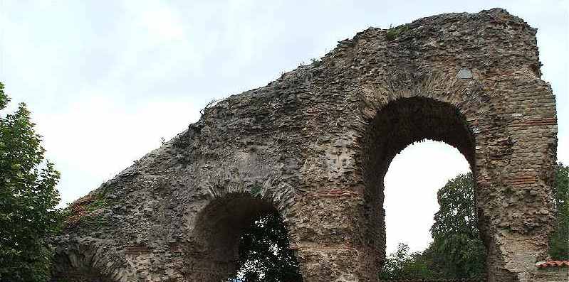 Lyon: le siphon d'un des Aqueducs Romains