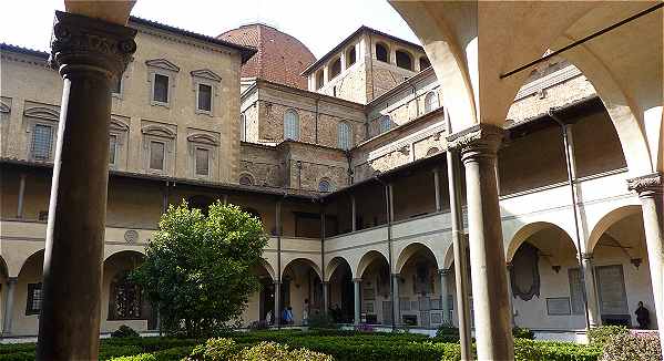 Florence: Clotre de la Basilique San Lorenzo