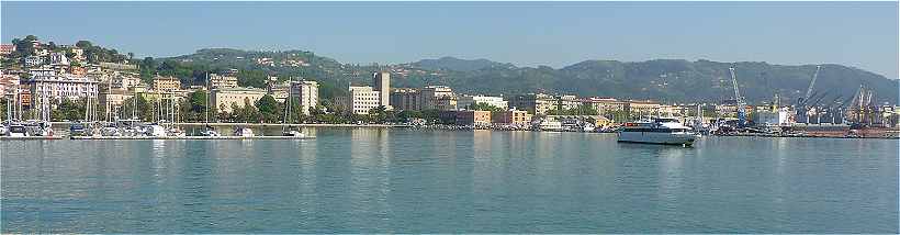 Front de mer et port de La Spezia